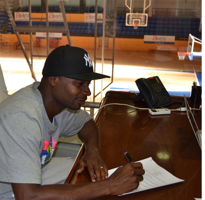 Tariq Kirksay Estudiantes 