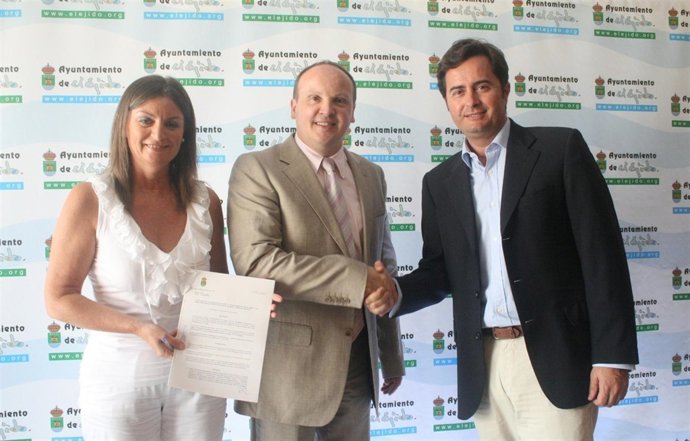 Momento De La Firma Del Convenio 