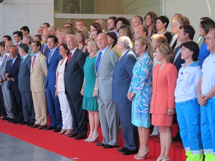 El Rey y Aguirre durante su visita al 112