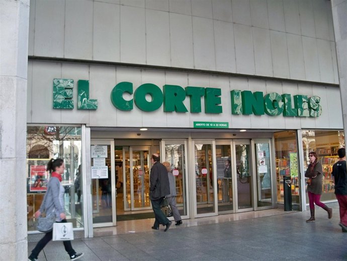 El Corte Inglés Del Paseo De Independencia
