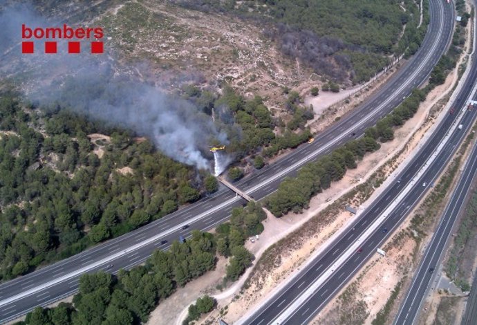 Incendio Cercano A La Cantera De El Mèdol