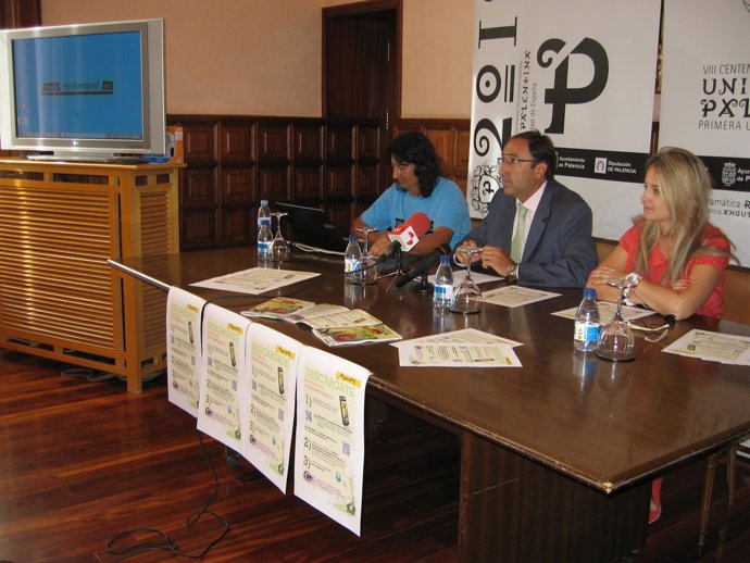 Polanco, en el centro, presenta la nueva aplicación de móvil para San Antolín