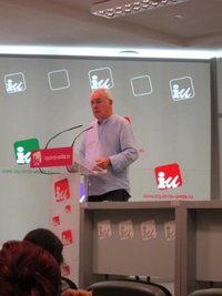 IU cree que vivir con los padres no puede ser un "agravante"