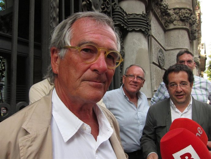 El alcalde de Barcelona, Xavier Trias, antes de visitar la Fiesta de Sants