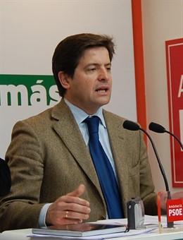 El portavoz del PSOE en el Ayuntamiento de Gibraleón, Juan Serrato. 