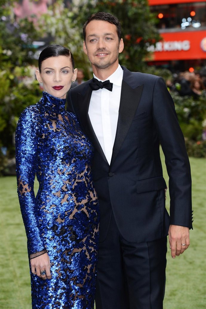 Rupert Sander y Liberty Ross