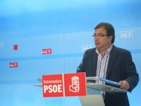 Vara atribuye la bajada del gasto farmacéutico a que "muchas personas" están "dejando de comprar los medicamentos"