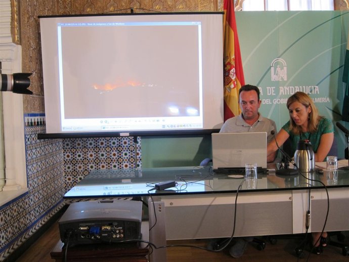 Collado Y Ferrer Muestran Imágenes Del Fuego En La Madrugada Del Domingo