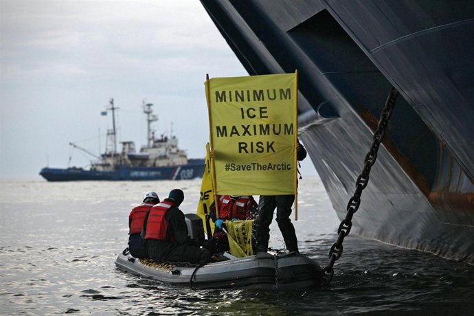Greenpeace barco perforación Ártico