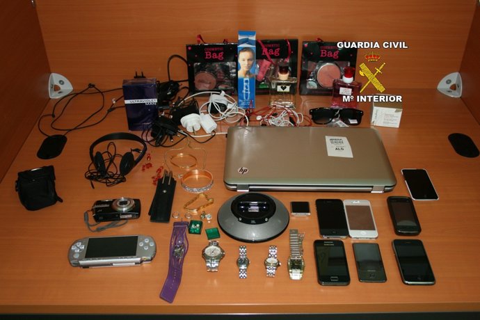 Efectos Robados Por Las Dos Personas Detenidas En Son Sant Joan