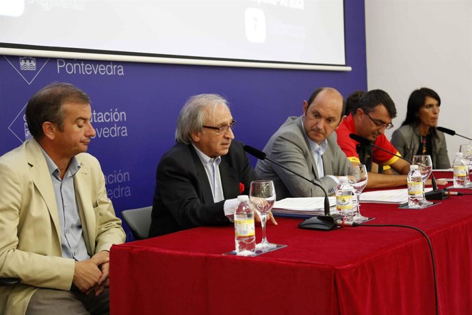 Fotografías: 12:00 Horas......Rolda De Prensa Sobre A Volta Ciclista A España E 