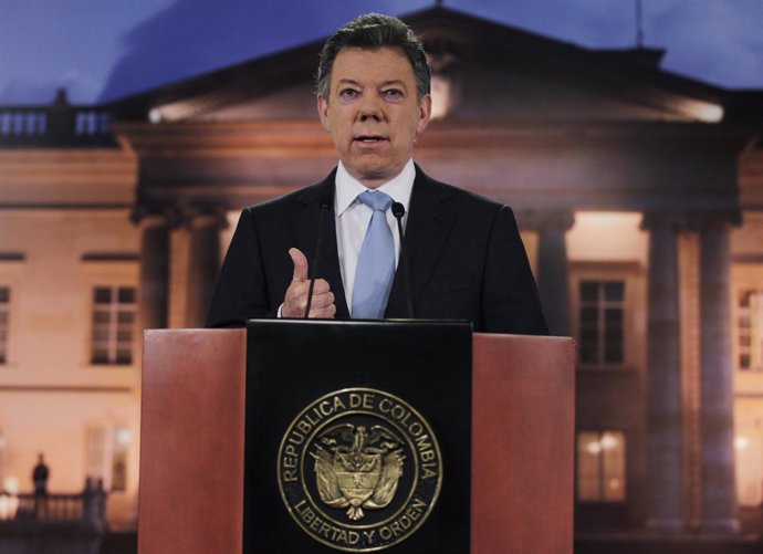 Presidente de Colombia, Juan Manuel Santos, afirma que mantiene contactos con la