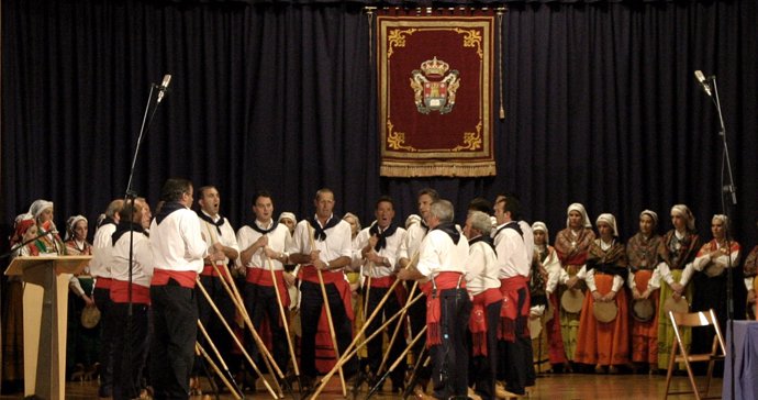 Muestra Folclore Cántabro . Imagen de archivo