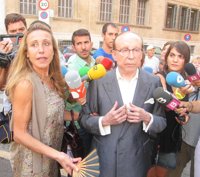 Ruiz-Mateos asegura que "esperaba palmarla" en el calabozo y que si le citan de nuevo "tendrán que traerme en camilla"