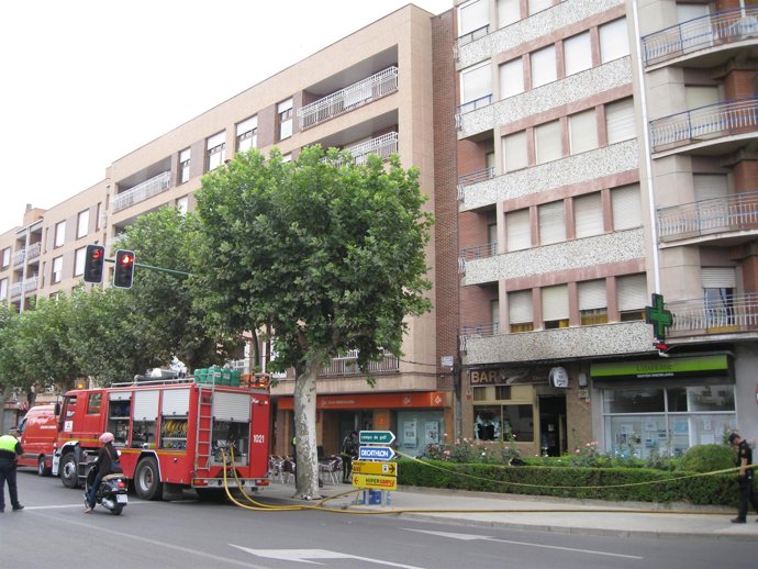 Bomberos sofocan el incendio en una churrería de Calatayud