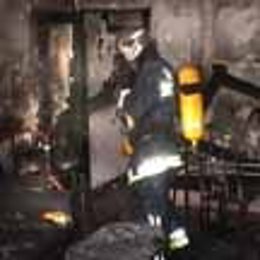 Extinción de un incendio en vivienda