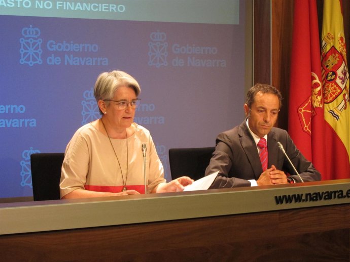 Lourdes Goicoechea y Juan Luis Sánchez de Muniáin en la rueda de prensa.