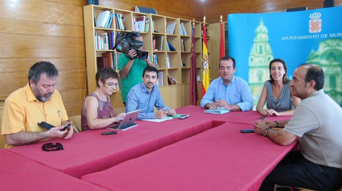 Reunión entre Ayuntamiento y oposición