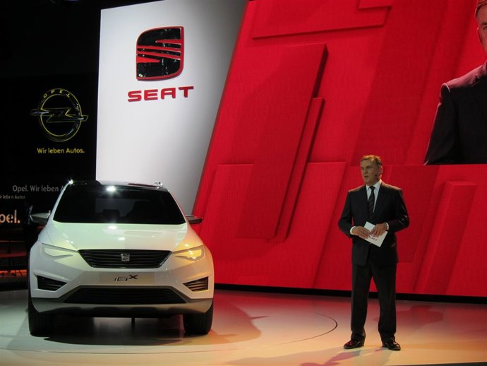 El presidente de Seat, James Muir, en el Salón del Automóvil de Moscú
