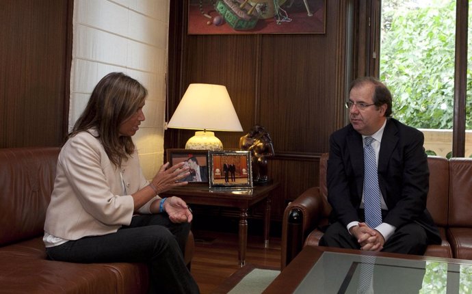 La ministra Ana Mato, y el presidente de la Junta, Juan Vicente Herr