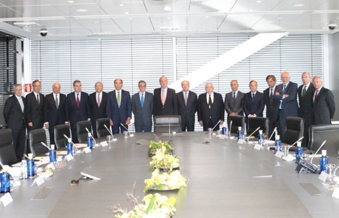 El Rey Y Los Miembros Del Consejo Empresarial Para La Competitividad