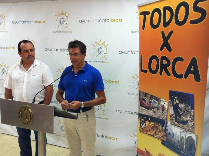 Entrega de 6.00 euros de la gira 'Todos por Lorca'