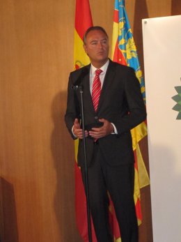 Fabra En Su Visita A Las Instalaciones De BP-OIL En Castellón