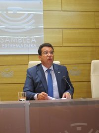 El presidente del parlamento extremeño insta a que se agilicen los trabajos de la comisión de investigación de Feval