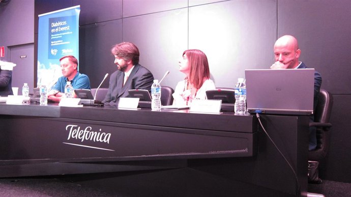 Presentación De La Primera Expedición De Diabéticos Al Everest