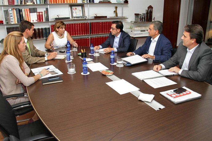 Bonig Junto A Representantes De Vaersa Y Tragsa