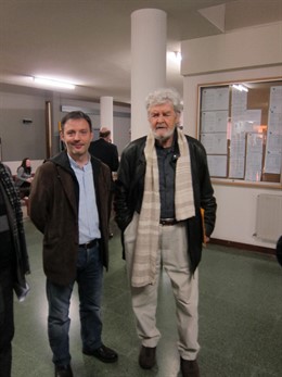 Bascuas Y Beiras En La Facultad De Filología Antes De Un Debate