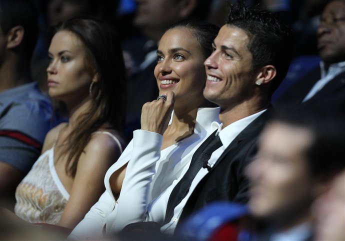 Cristiano Ronaldo e Irina Shayk en gala UEFA