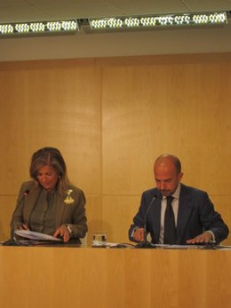 Botella Y El Vicealcalde De Madrid En Rueda De Prensa