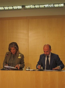 Botella Y El Vicealcalde De Madrid En Rueda De Prensa