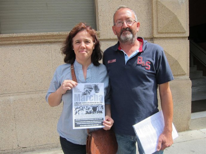 Miembros De La Plataforma Contra El Cierre Del PAC De Madroñera (Cáceres)