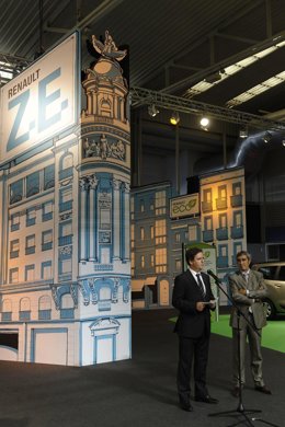 Presentación Del Expositor De Renault En La Feria De Muestras De Valladolid     