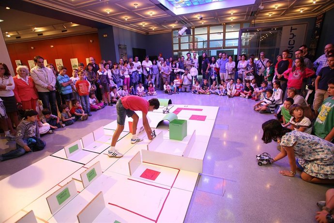  Presentación De Uno De Los Trabajos Realizados Por Alumnos De Primaria. 