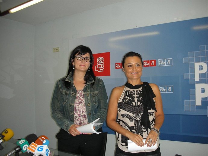 La socialista Laura Seara, (dcha)