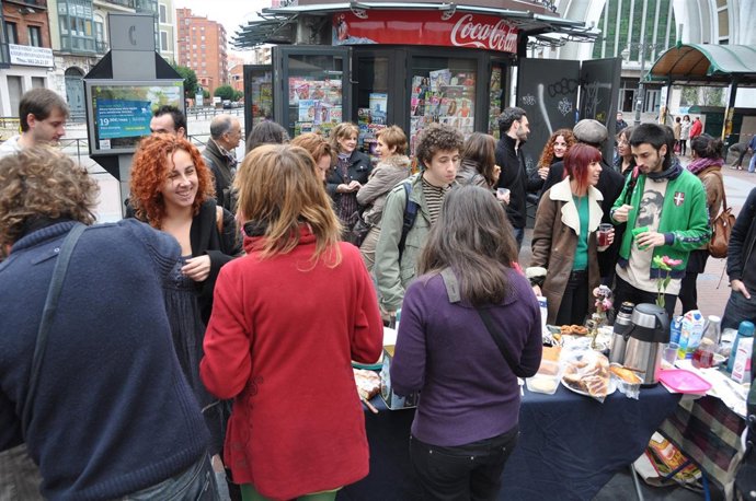 Desayuno Con 'Vallandantes' En Plaza España