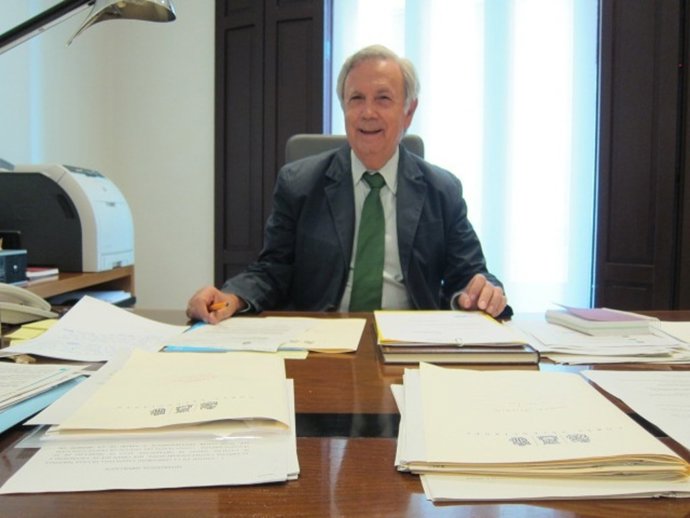 Maluenda En Su Despacho De Las Corts