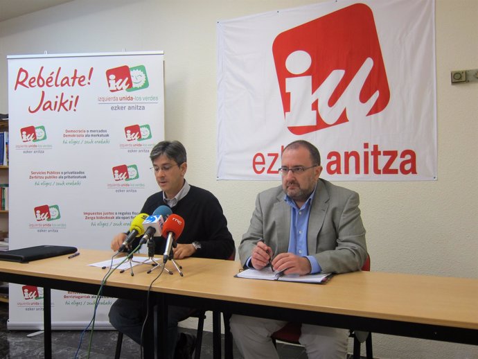 Rueda de prensa de Ezker Anitza con mikel arana