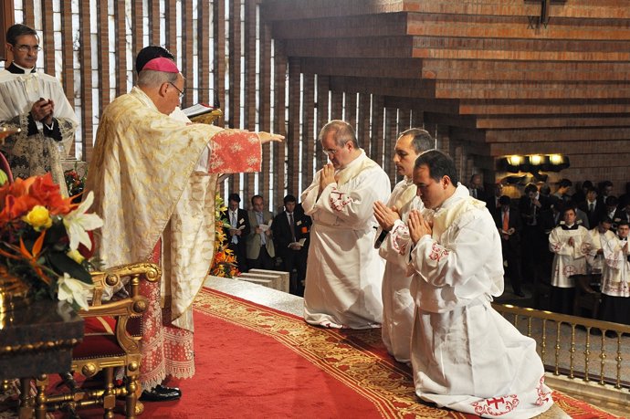 Ordenados tres sacerdotes en el Santuario de Torreciudad