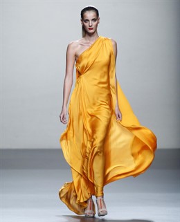 Desfile De ROBERTO TORRETTA. MBFWM