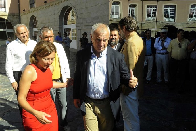 El Candidato Del Psdeg, Pachi Vázquez, Junto A Mar Barcón