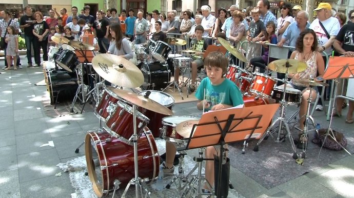 Concierto De Baterías En El Acústica De Figueres