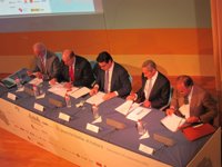 Linares (Telefónica) ve "inquietante" que Apple y Google copen los sistemas de operadores móviles