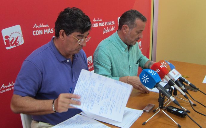 Diego Valderas y José Antonio Castro, hoy en rueda de prensa