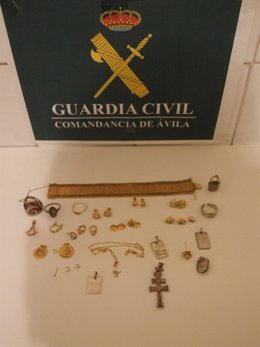 Joyas recuperadas por la Guardia Civil