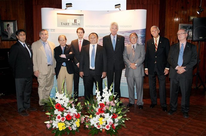 Representantes De EMED Mining.