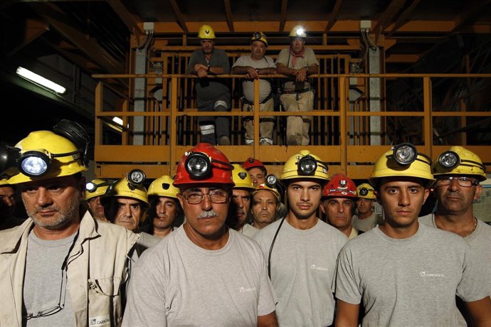 Mineros en huelga en la mina Carbosulcis
